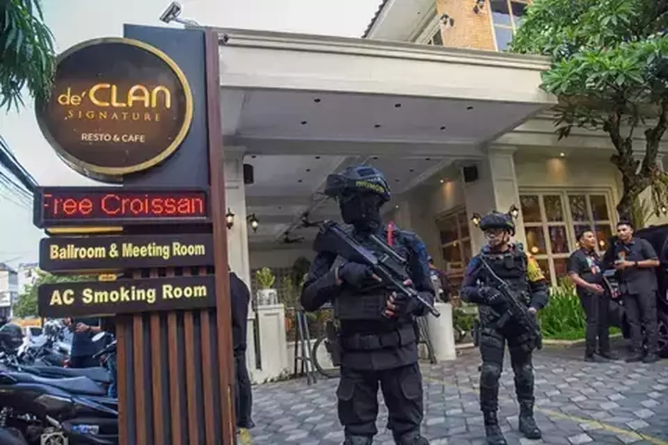 Brankas rahasia berisi uang tunai Rp67 miliar dan emas batangan 74 kilogram yang disita penyidik dalam kasus dugaan korupsi pasokan batu bara.